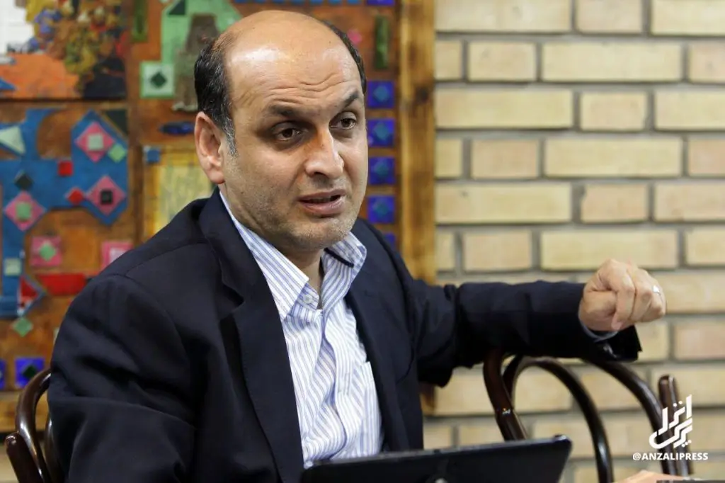 هادی حقشناس