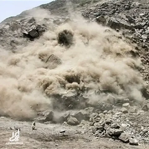 ریزش کوه در منجیل
