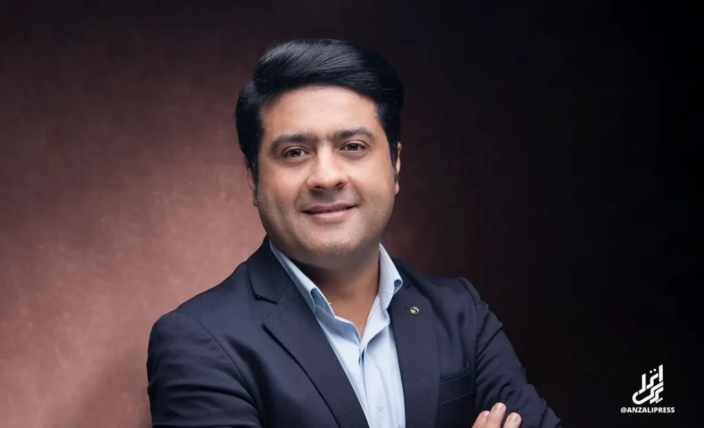 مجید کیاورز